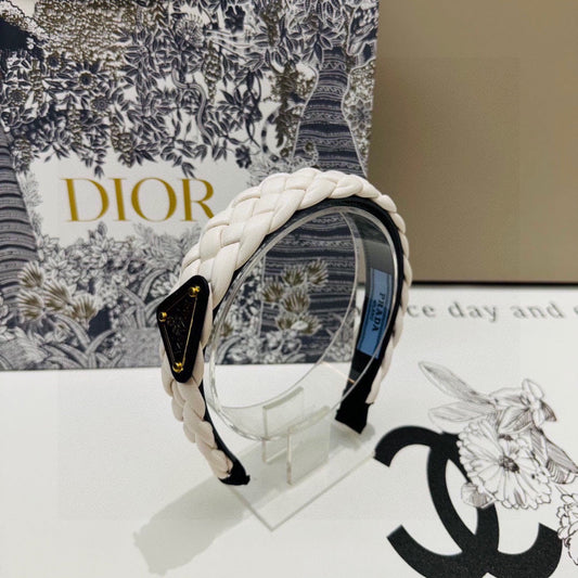 BRAIDED HAIRBAND IN WHITE SOFT LAMBSKIN 432845