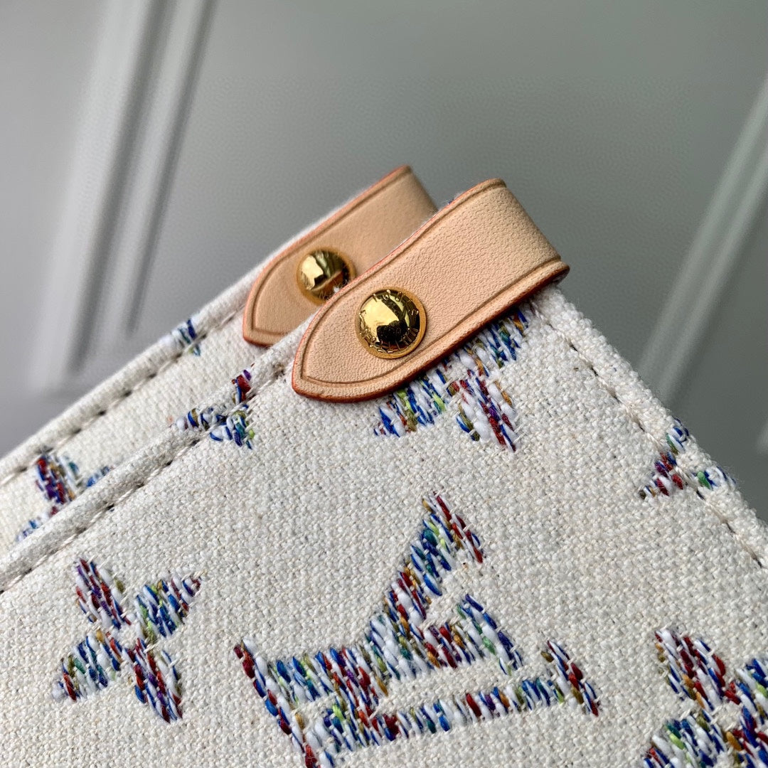 Lv OntheGo MM Beige Leather White Monogram jacquard fabric