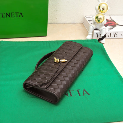 BV Long Clutch Andiamo With Handle 31cm Fondant Calfskin Ghw