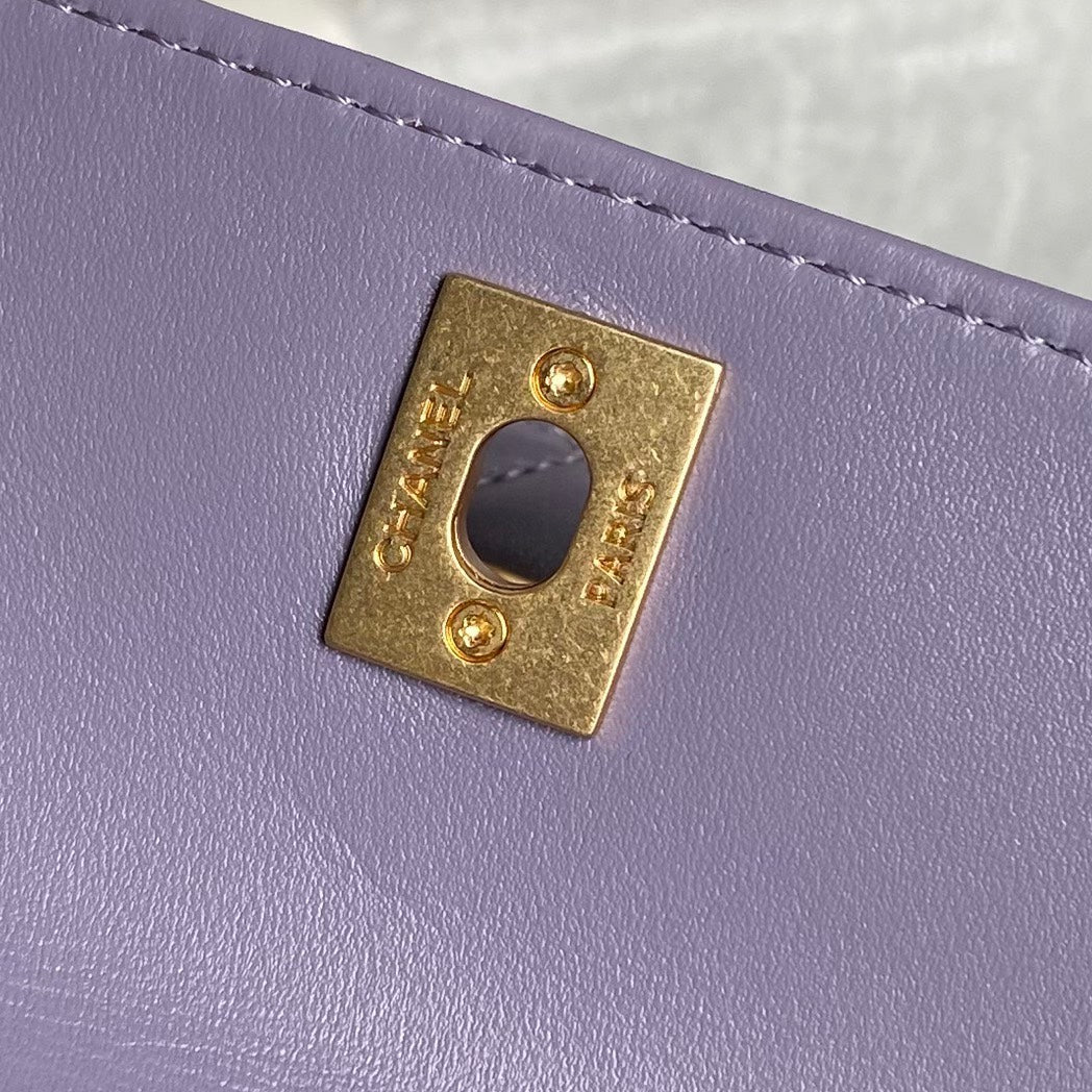 CC 24b Cluth 25cm Violet Lambskin