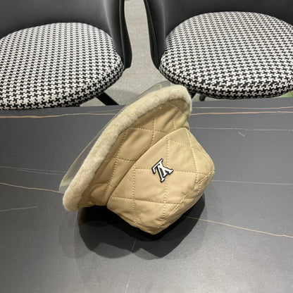 KNITTED BUCKET HAT IN BEIGE COTTON AND LAMB FUR 420922