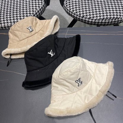 KNITTED BUCKET HAT IN CREAM BEIGE COTTON AND LAMB FUR 420924