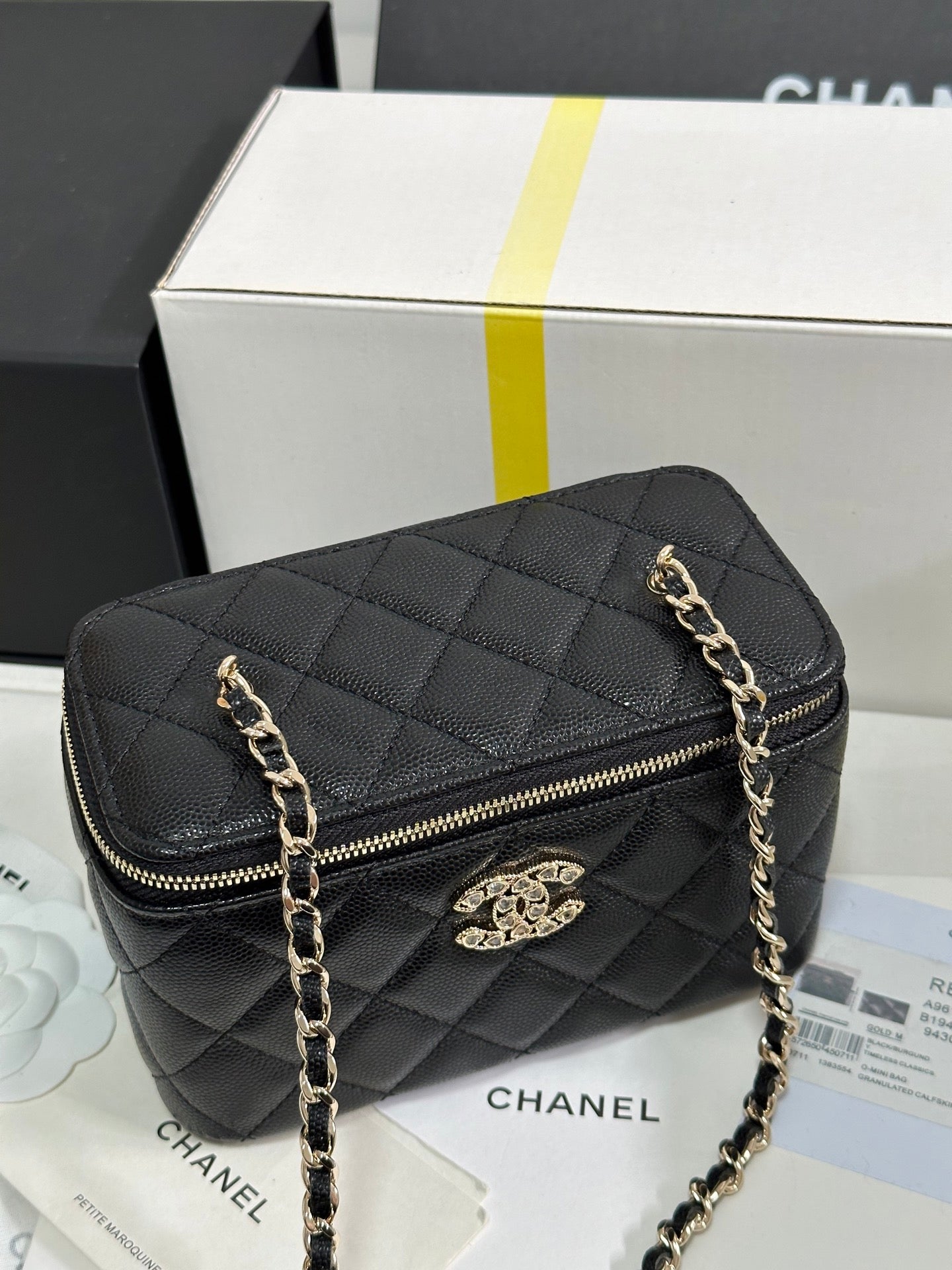 CC 25C Vanity Case 17cm Black Caviar Leather Heart Rhinestone Light Gold Hardware 243427