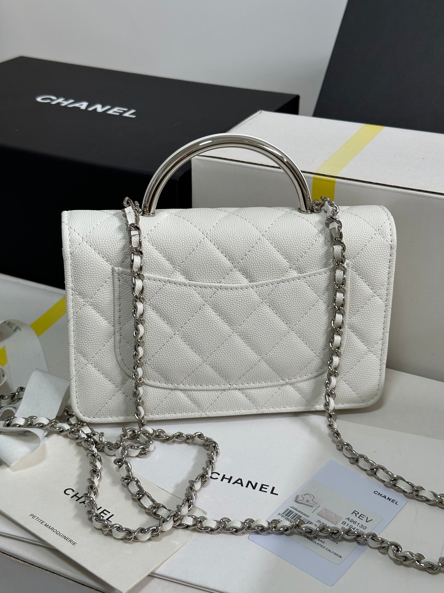CC 25P Wallet Woc Handle 19cm White Leather Silver Hardware 243451