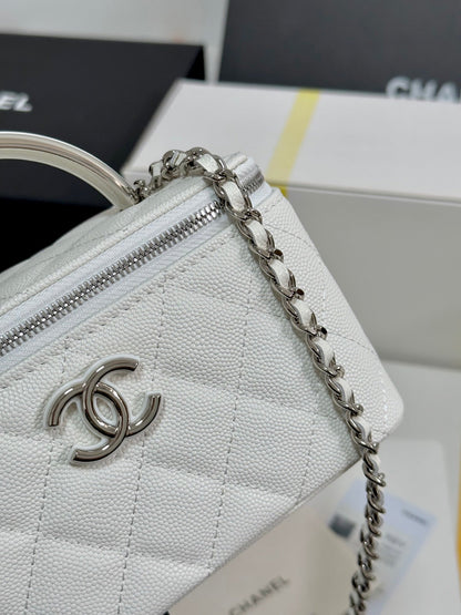 CC 25P Vanity Case 17cm White Leather Silver Hardware 243460
