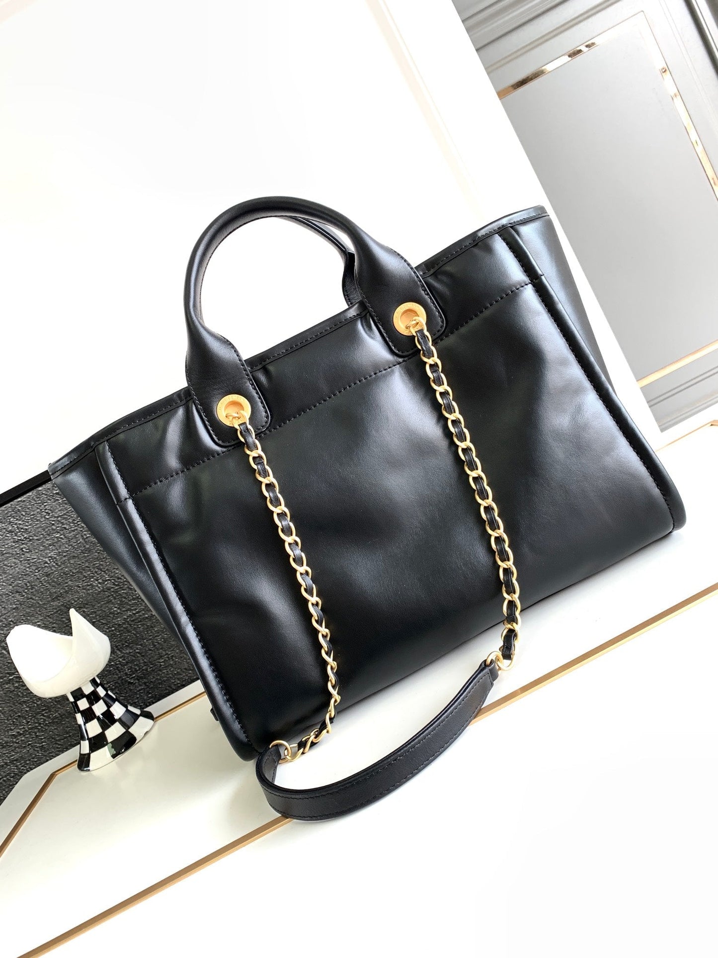 CC MEDIUM DEAUVILLE TOTE BAG 33CM BLACK CALFSKIN GHW